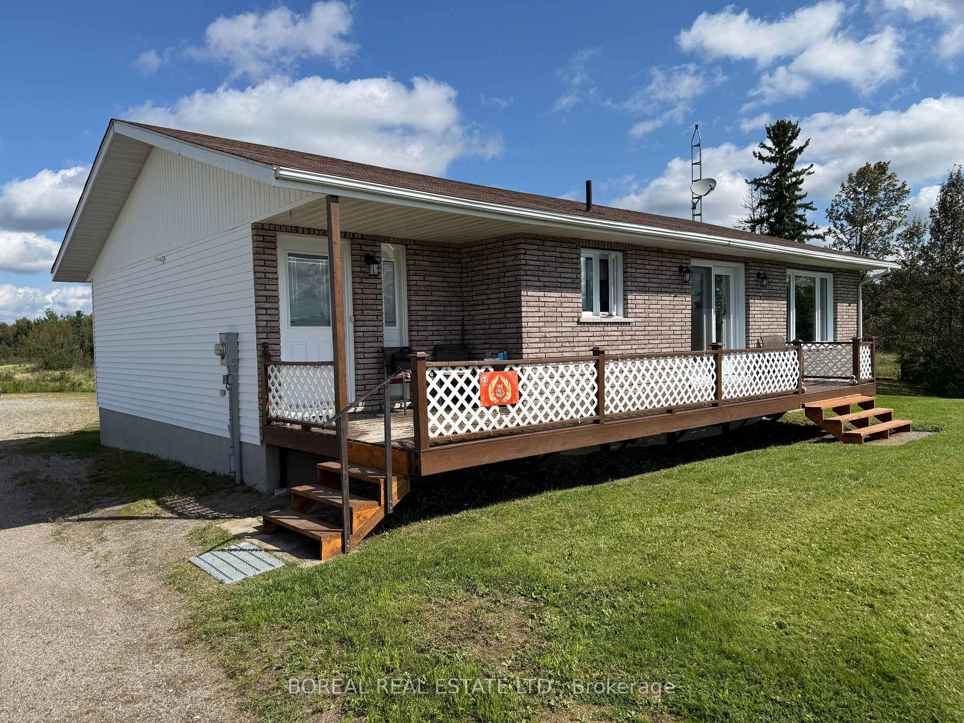 Photo 2 of 1363 Hwy 652, Cochrane — HOMEH