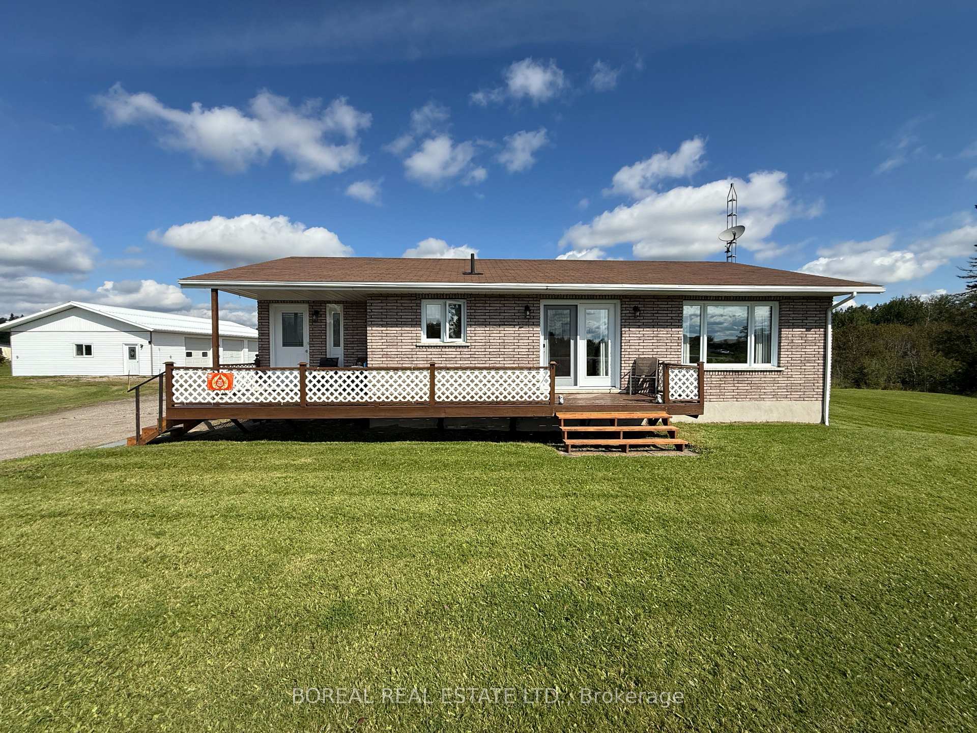 Photo 3 of 1363 Hwy 652, Cochrane — HOMEH