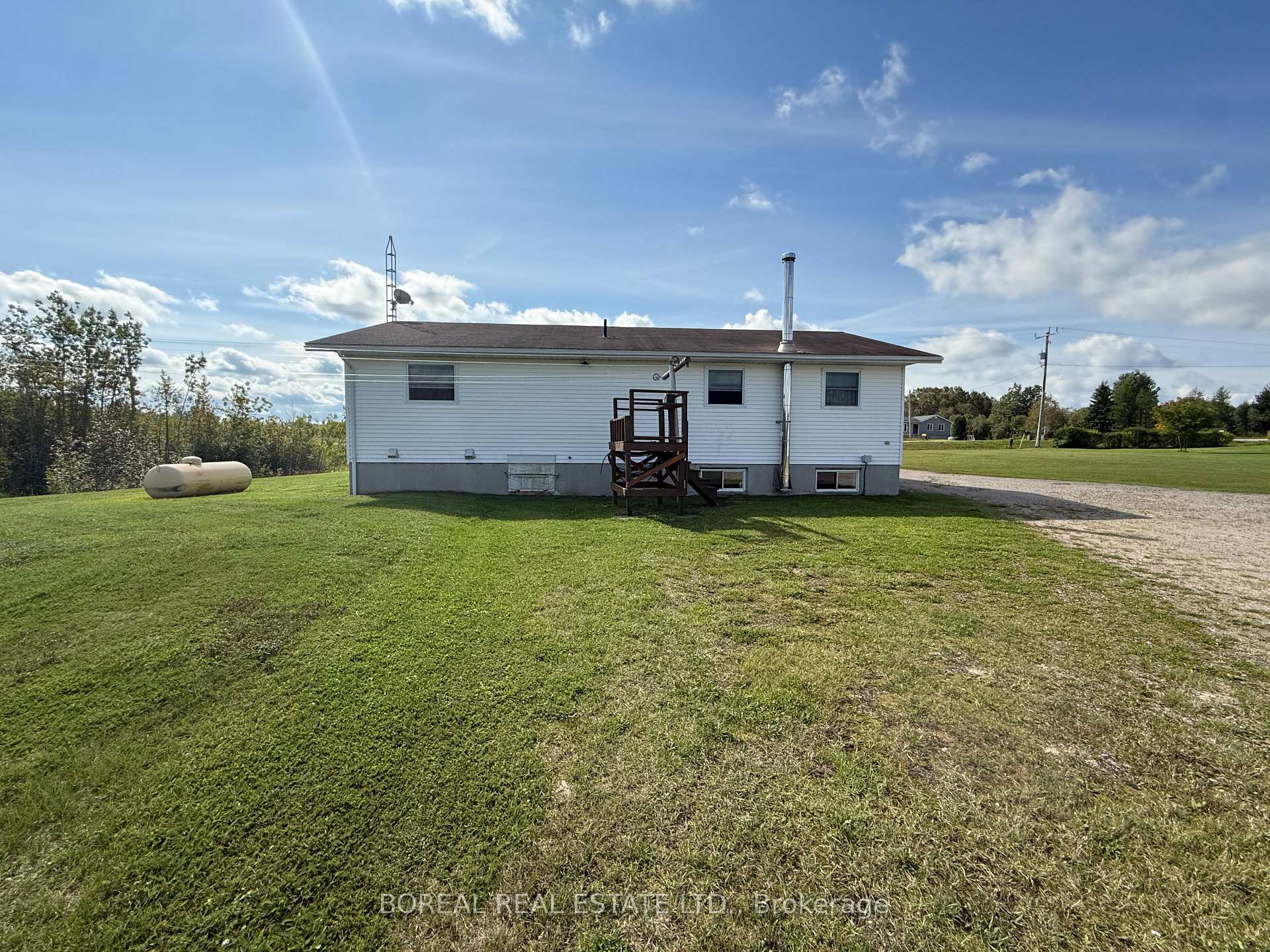 Photo 6 of 1363 Hwy 652, Cochrane — HOMEH