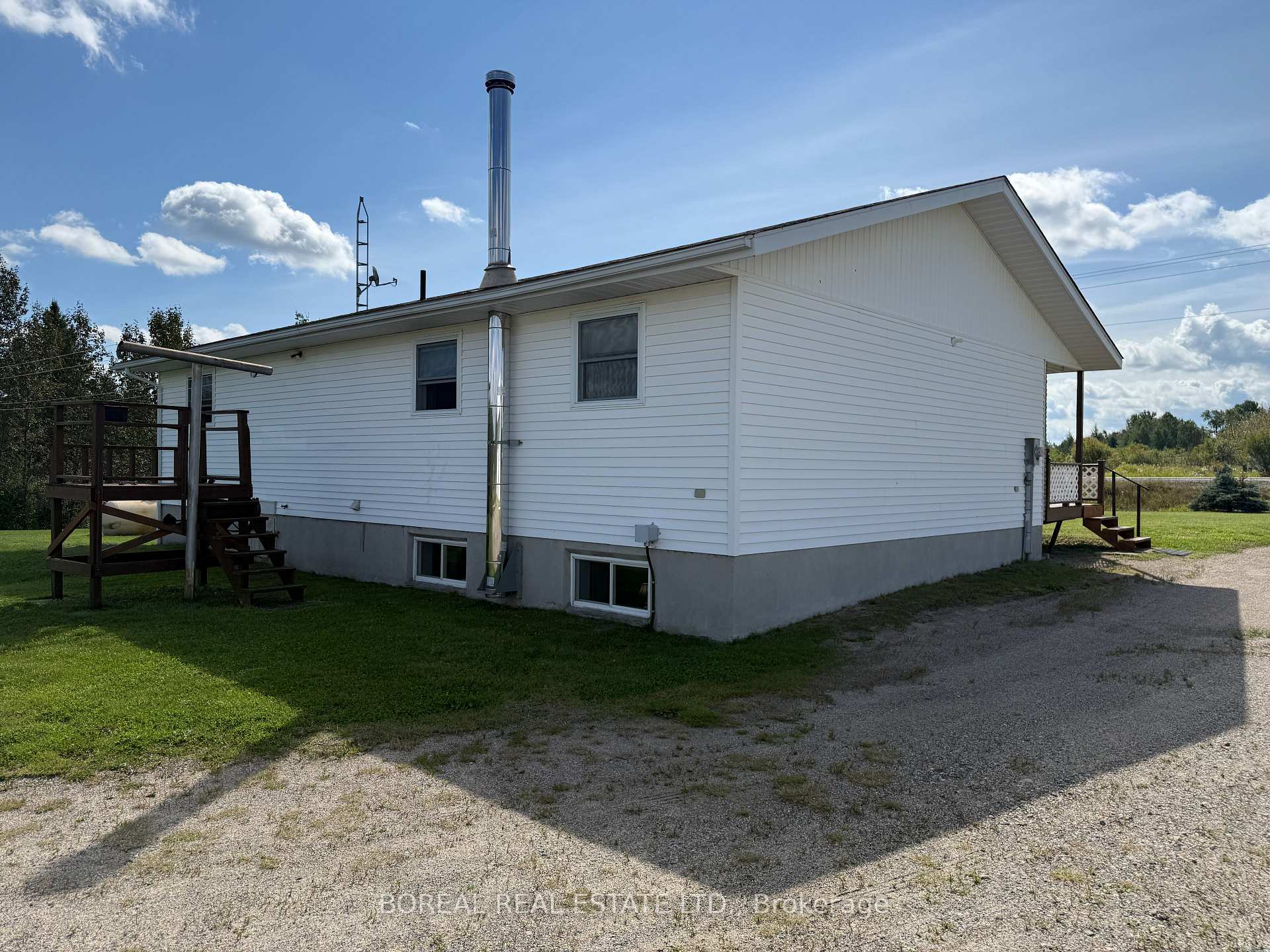 Photo 8 of 1363 Hwy 652, Cochrane — HOMEH