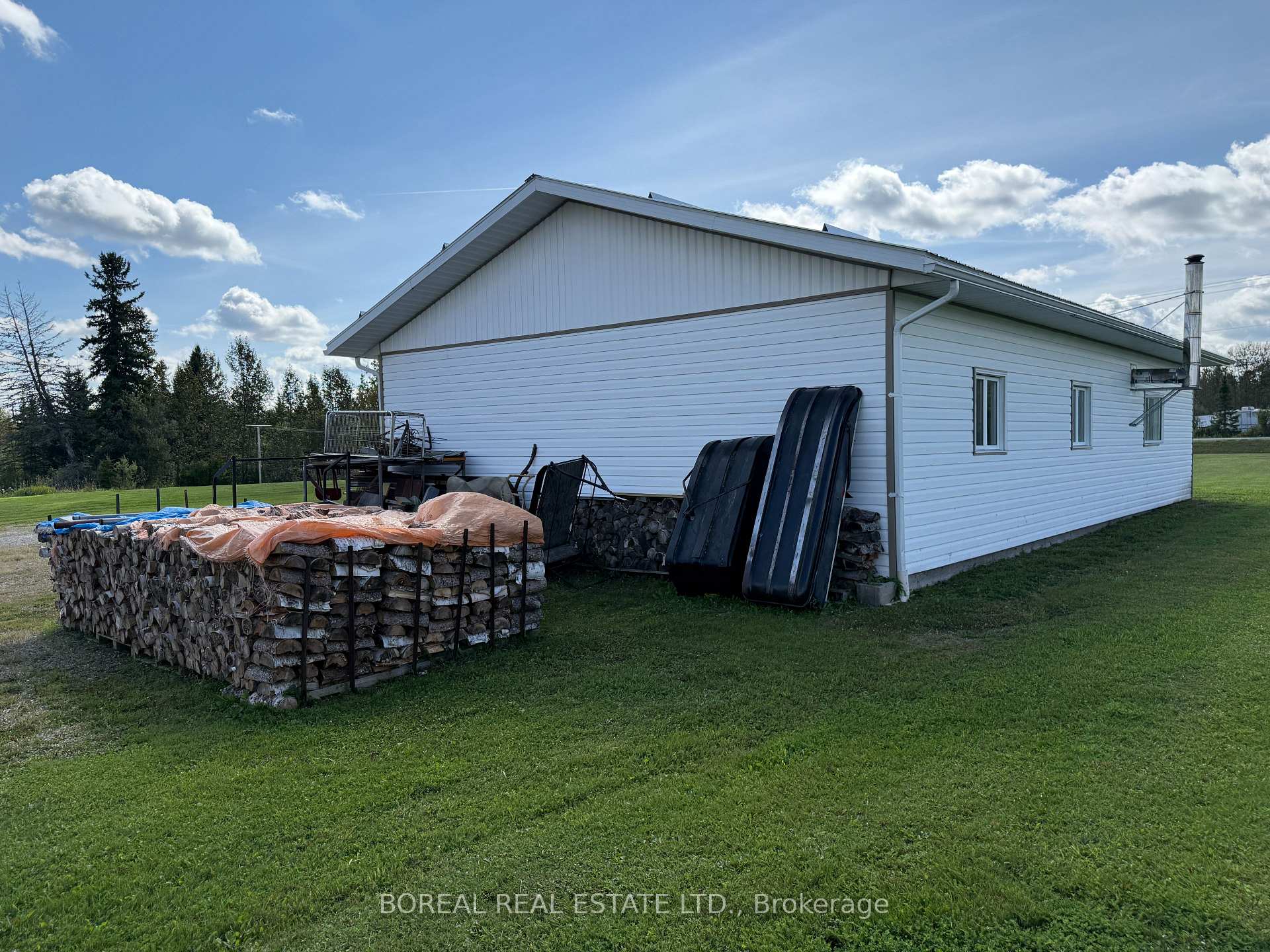 Photo 12 of 1363 Hwy 652, Cochrane — HOMEH