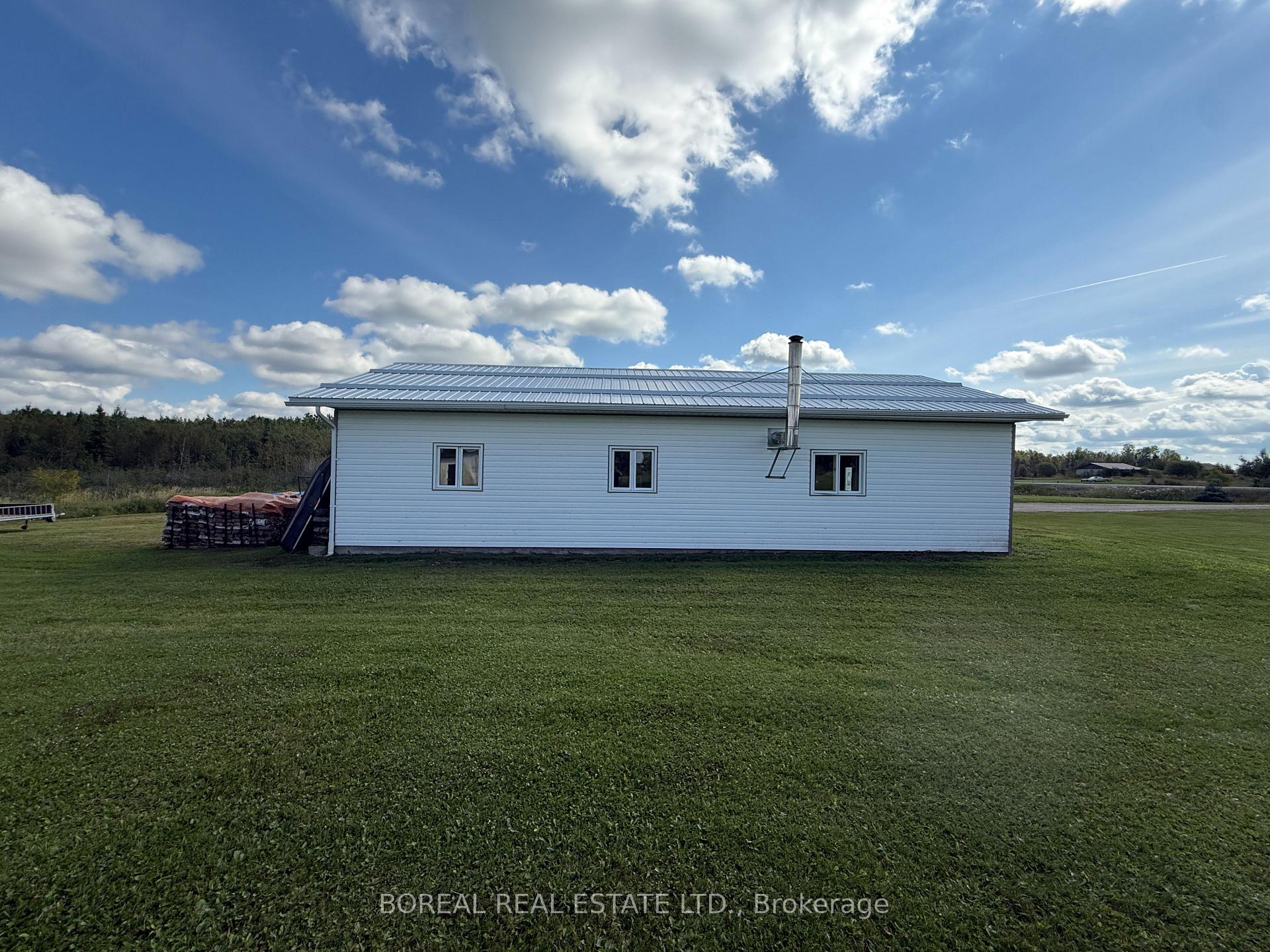 Photo 13 of 1363 Hwy 652, Cochrane — HOMEH