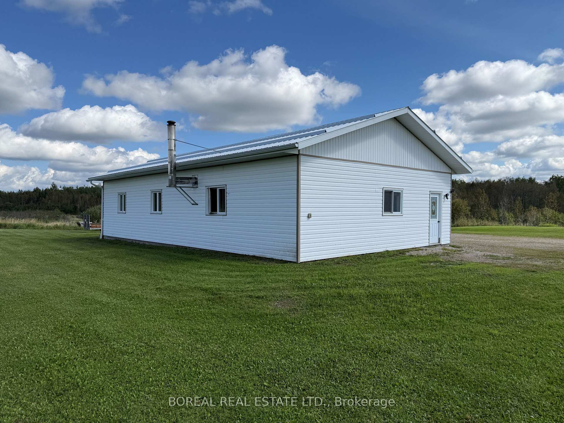 Photo 14 of 1363 Hwy 652, Cochrane — HOMEH