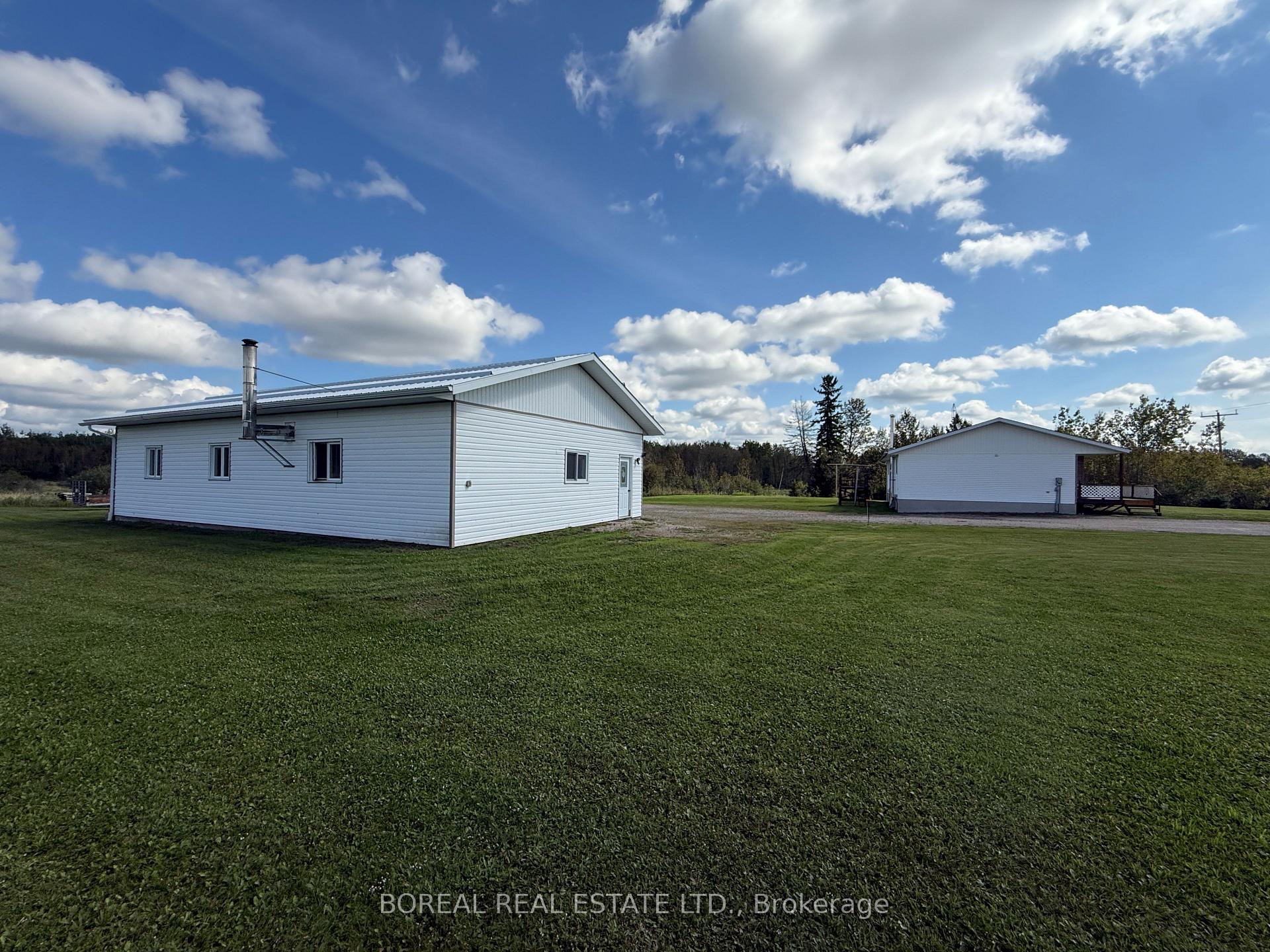 Photo 15 of 1363 Hwy 652, Cochrane — HOMEH
