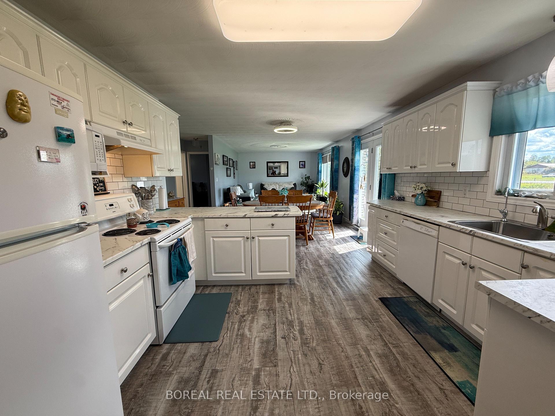 Photo 23 of 1363 Hwy 652, Cochrane — HOMEH