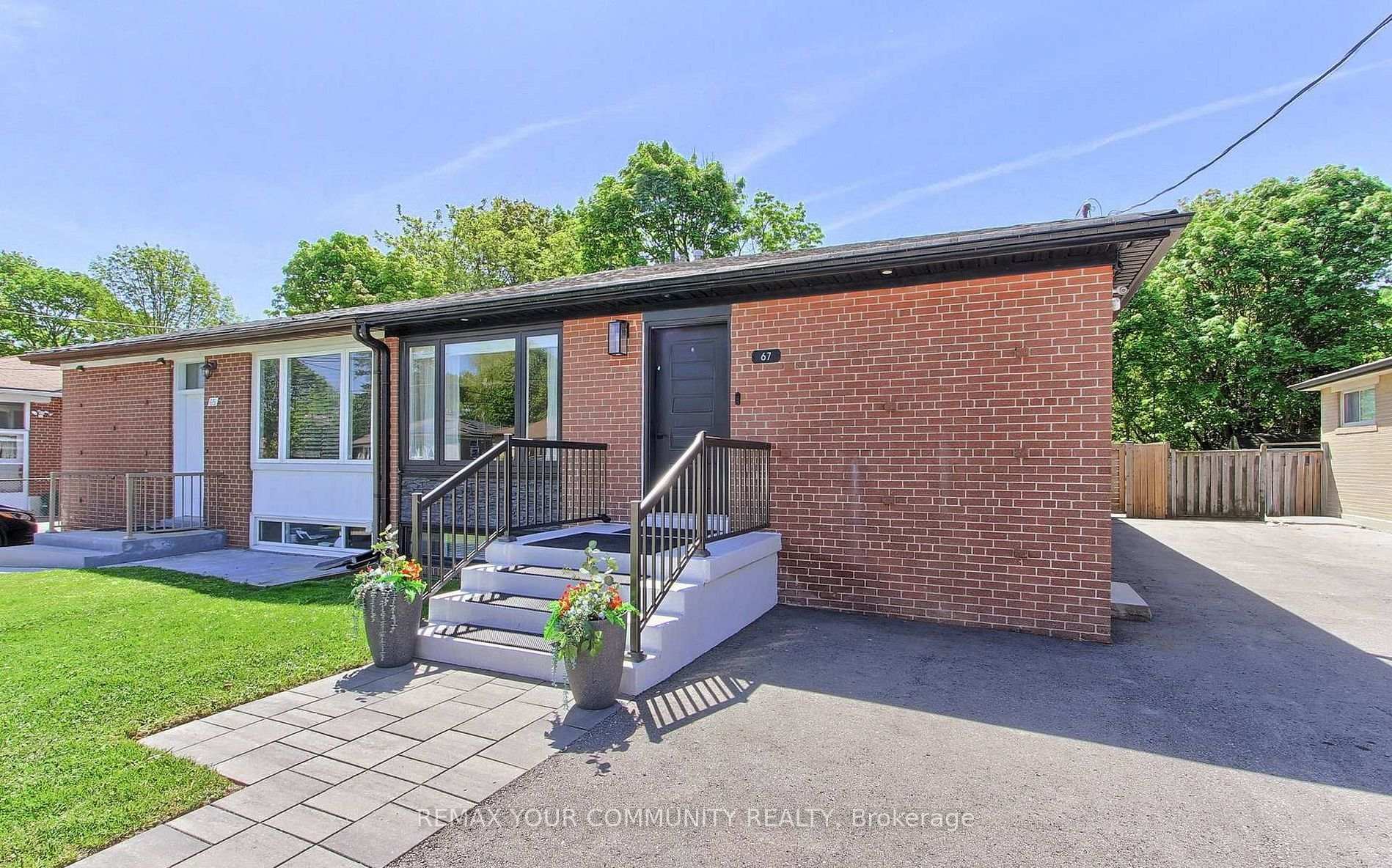 Photo 1 of Unit Main Floor w/o basement, 67 Davis Road, Aurora, Aurora Highlands — HOMEH
