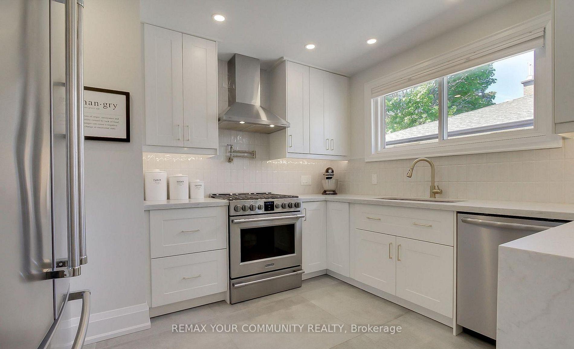Photo 15 of Unit Main Floor w/o basement, 67 Davis Road, Aurora, Aurora Highlands — HOMEH