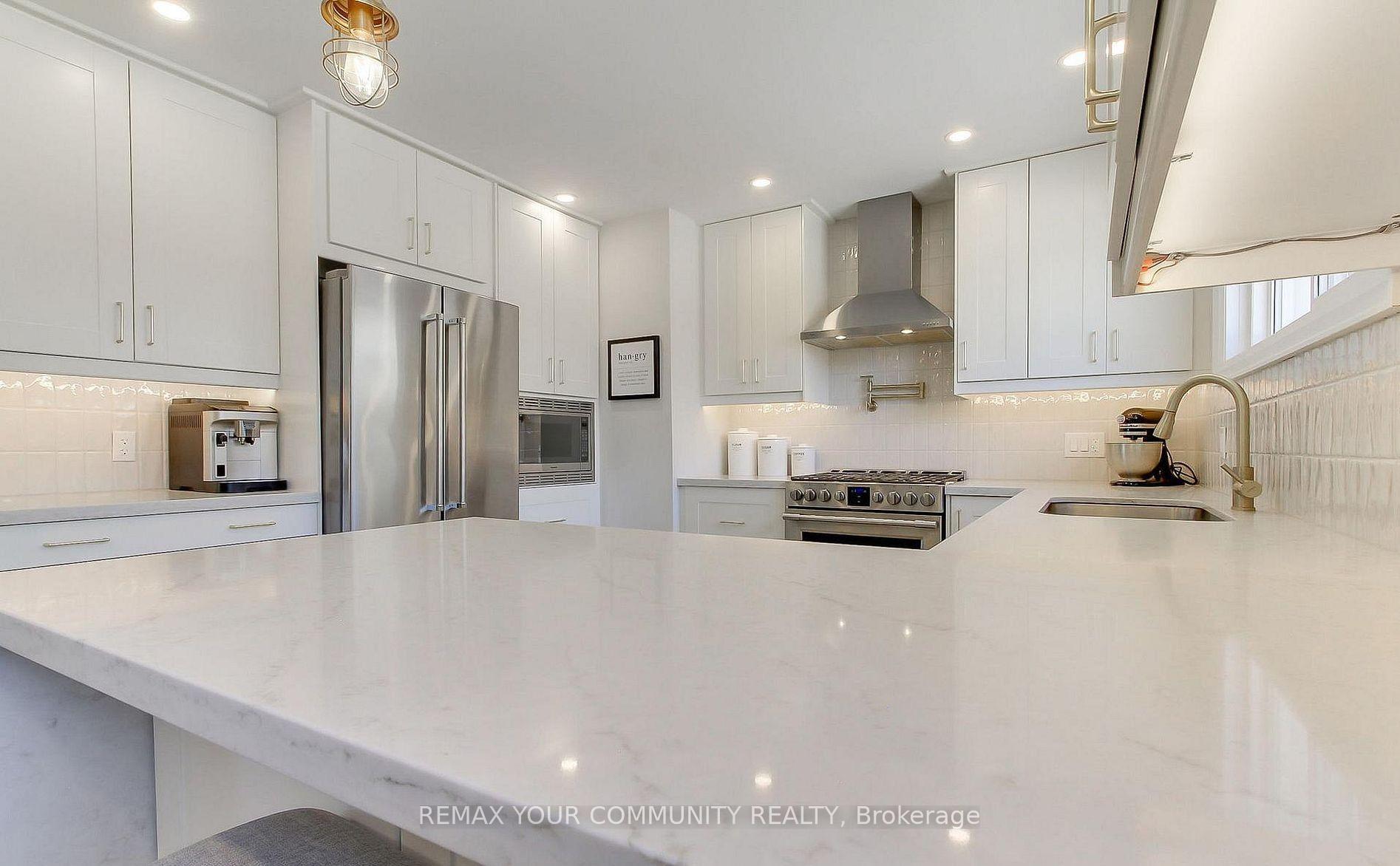 Photo 16 of Unit Main Floor w/o basement, 67 Davis Road, Aurora, Aurora Highlands — HOMEH