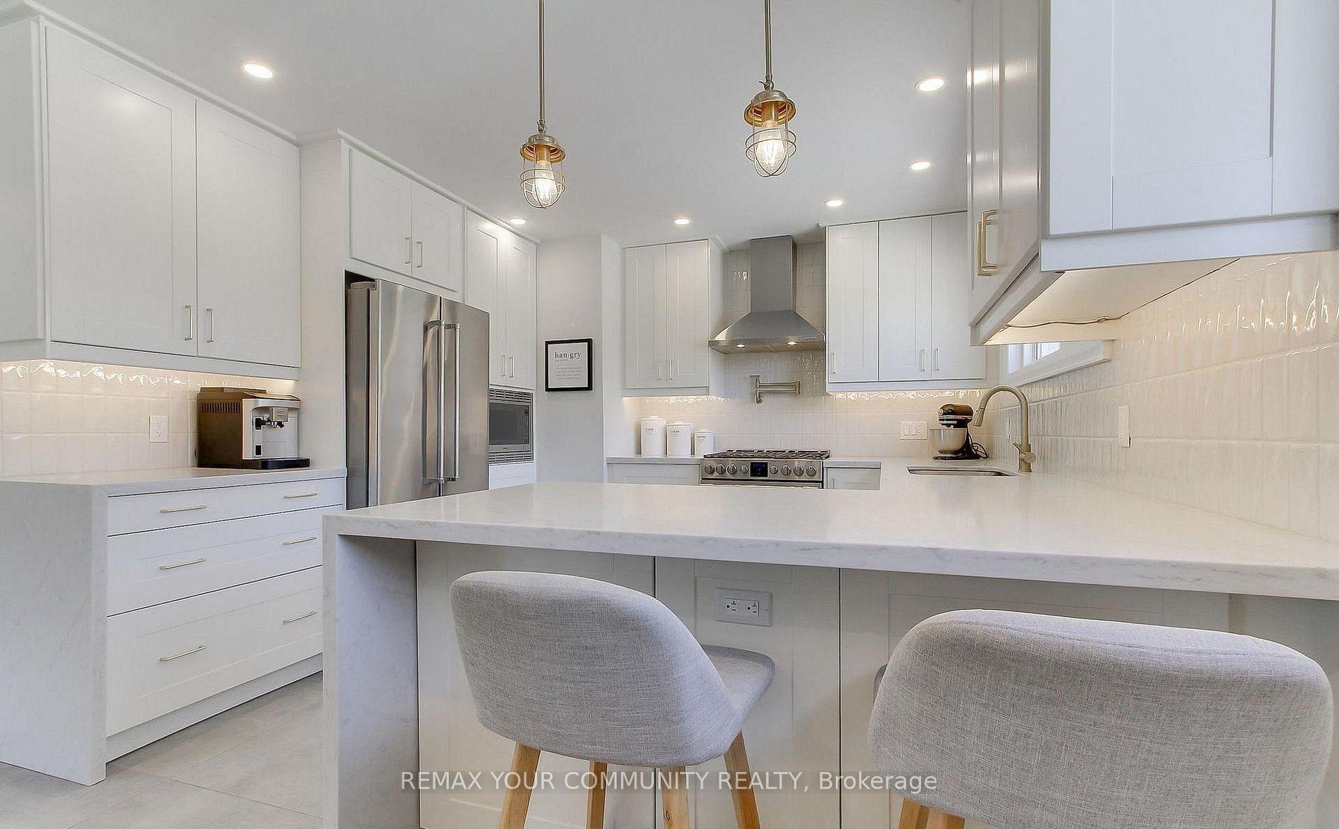 Photo 18 of Unit Main Floor w/o basement, 67 Davis Road, Aurora, Aurora Highlands — HOMEH