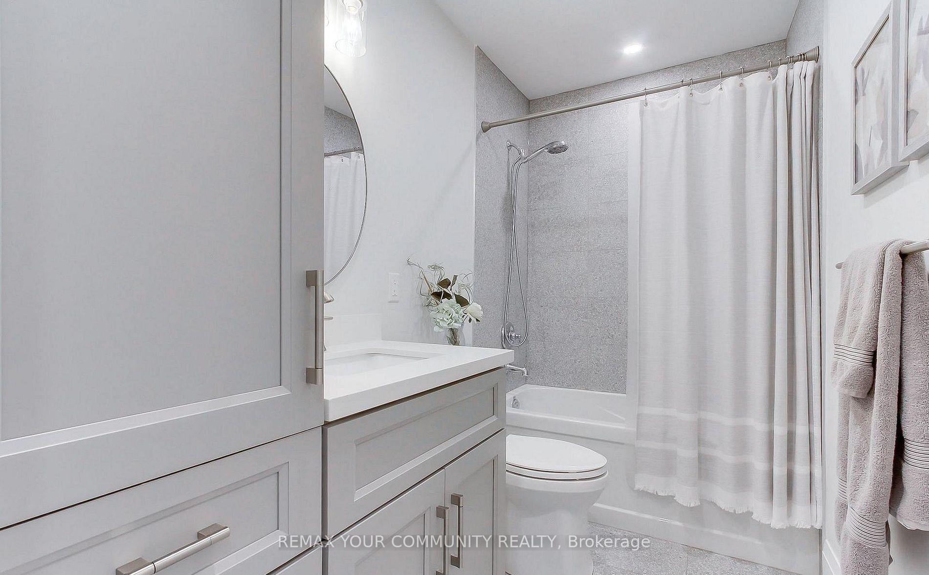 Photo 22 of Unit Main Floor w/o basement, 67 Davis Road, Aurora, Aurora Highlands — HOMEH