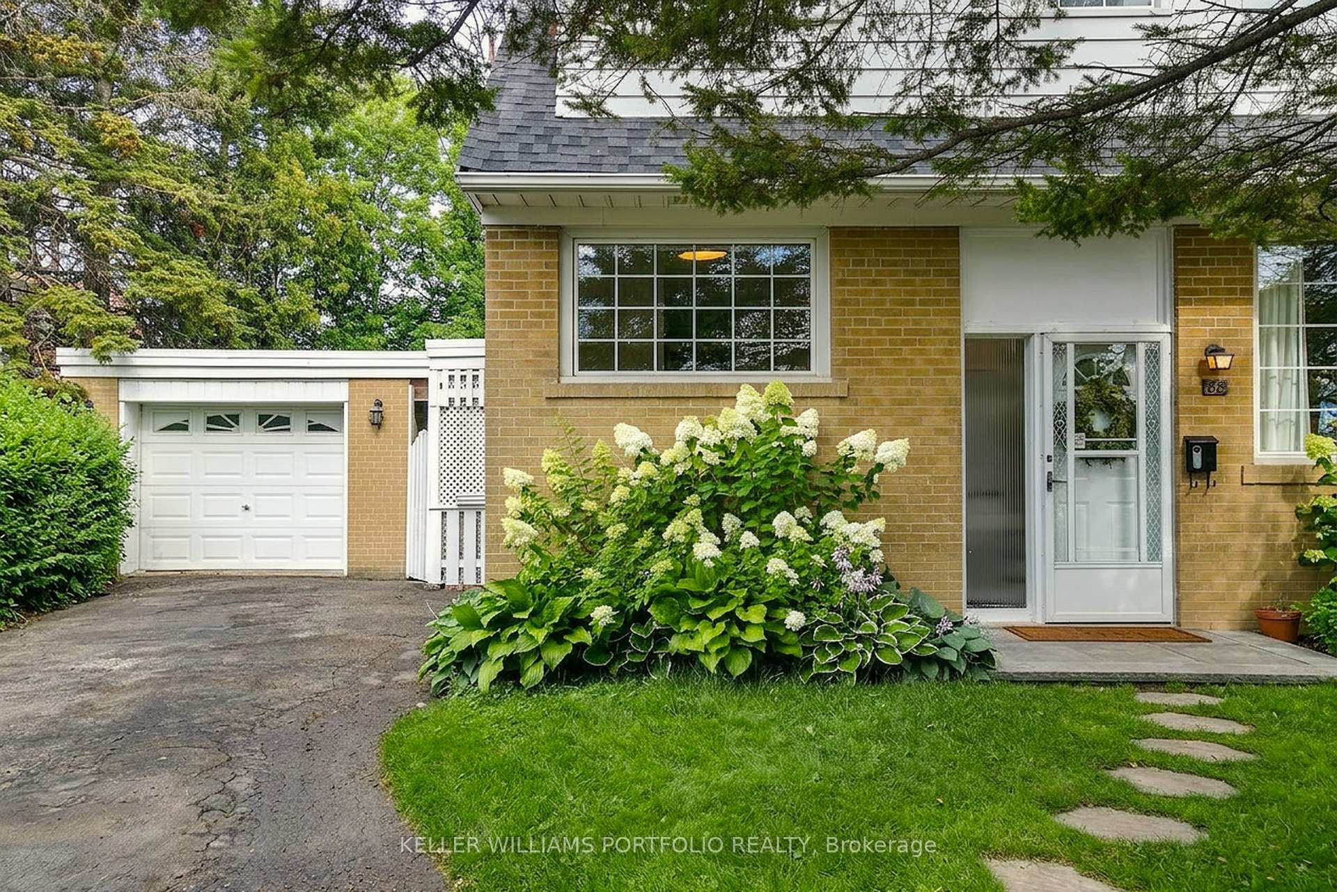 Photo 3 of 88 Sabrina Dr, Etobicoke, Willowridge-Martingrove-Richview — HOMEH