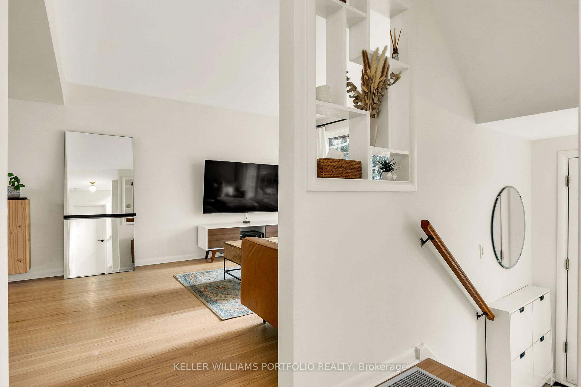 Photo 4 of 88 Sabrina Dr, Etobicoke, Willowridge-Martingrove-Richview — HOMEH