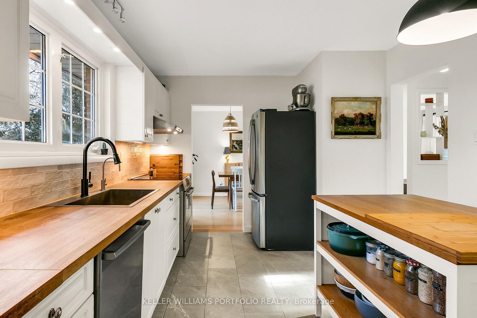 Photo 13 of 88 Sabrina Dr, Etobicoke, Willowridge-Martingrove-Richview — HOMEH