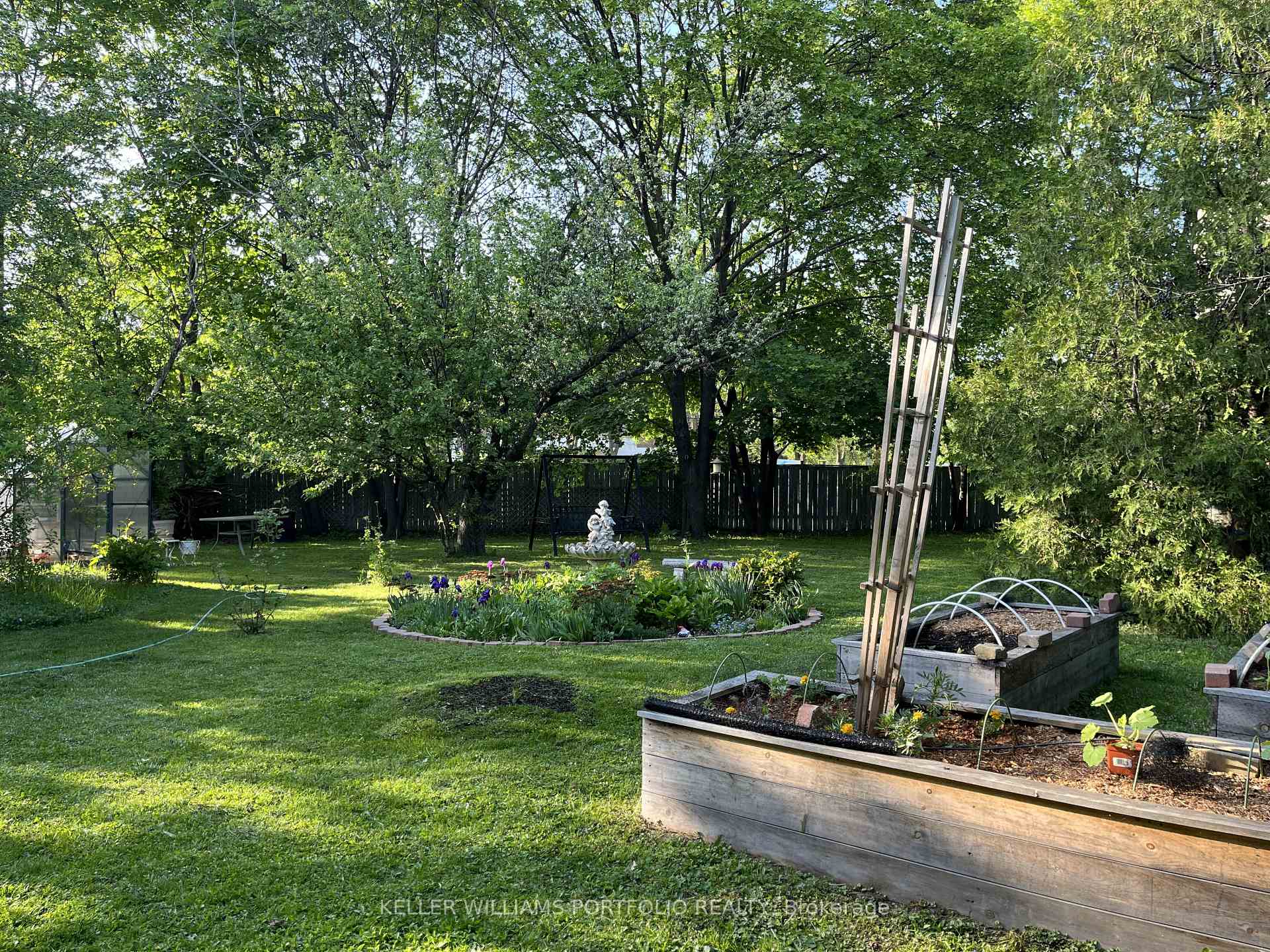 Photo 38 of 88 Sabrina Dr, Etobicoke, Willowridge-Martingrove-Richview — HOMEH