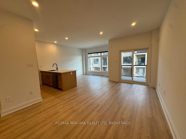 Photo 3 of 292 Vine Street, St. Catharines, Carlton/Bunting — HOMEH