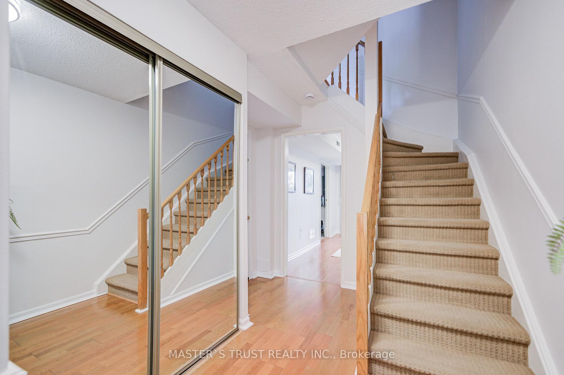 Photo 8 of 35 Bards Walkway, North York, Pleasant View — HOMEH