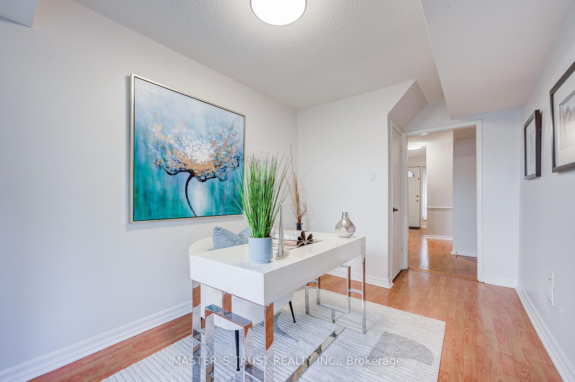 Photo 11 of 35 Bards Walkway, North York, Pleasant View — HOMEH