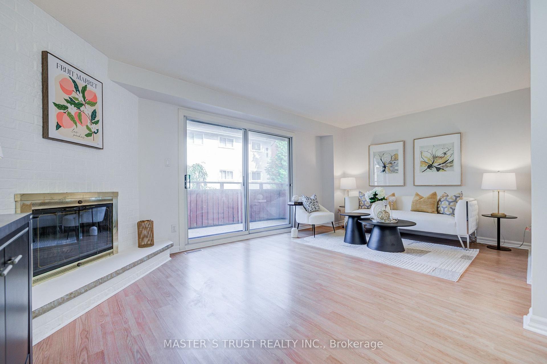 Photo 17 of 35 Bards Walkway, North York, Pleasant View — HOMEH