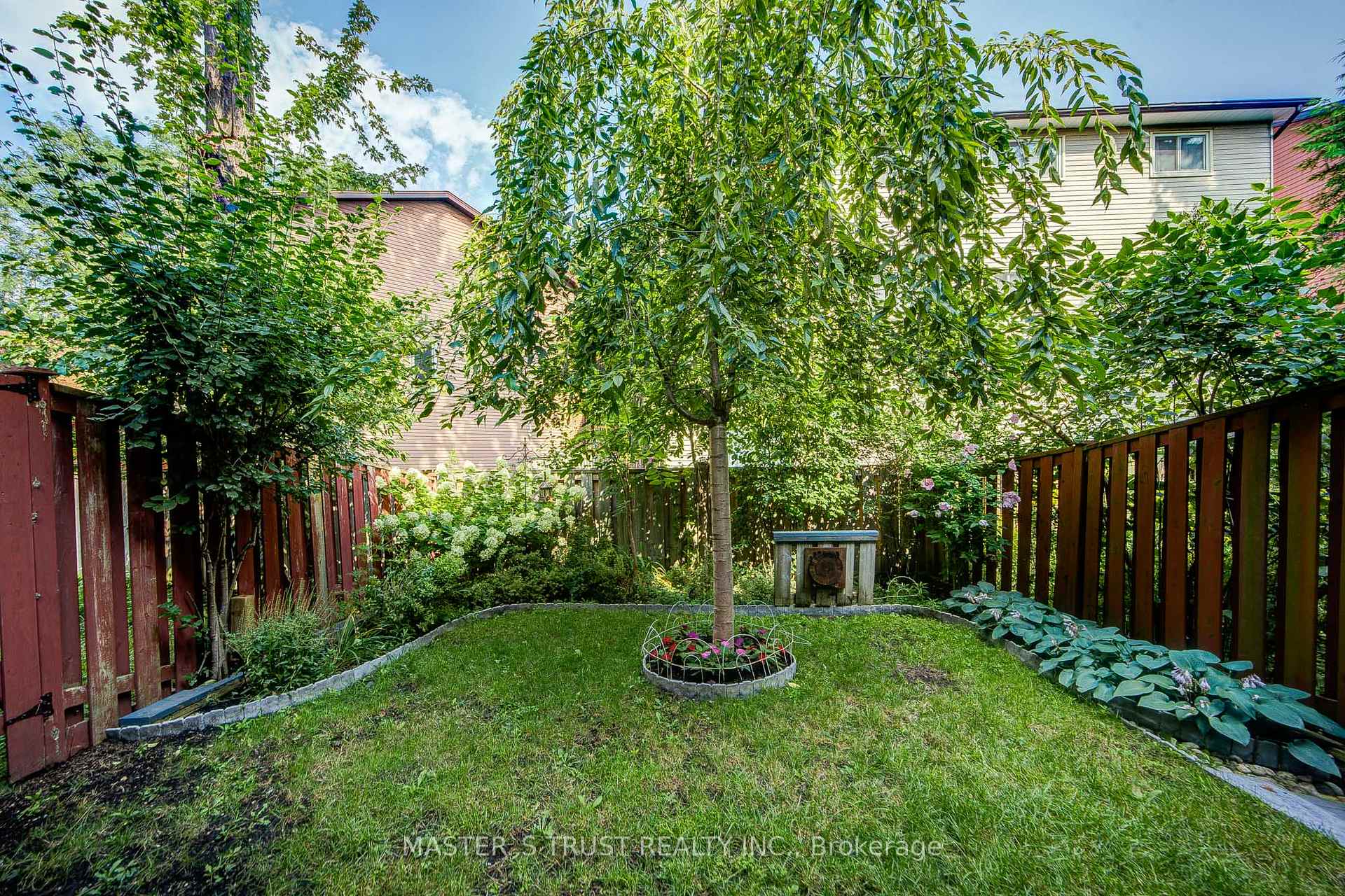 Photo 47 of 35 Bards Walkway, North York, Pleasant View — HOMEH