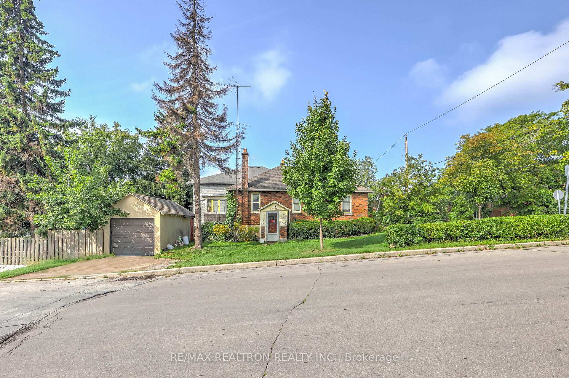 Photo of 143 Harlandale Avenue