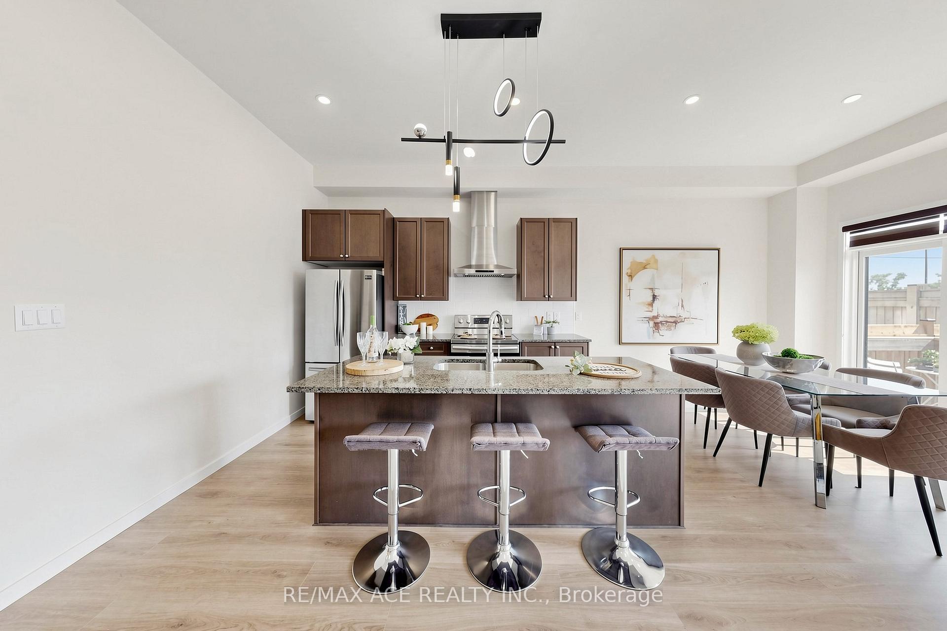 Photo 9 of 368 Elyse Court, Aurora, Bayview Northeast — HOMEH