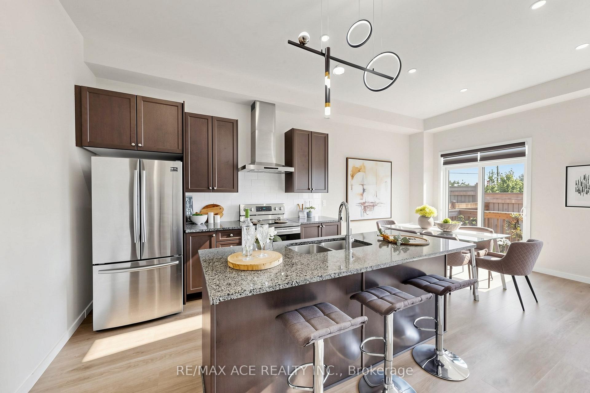 Photo 10 of 368 Elyse Court, Aurora, Bayview Northeast — HOMEH
