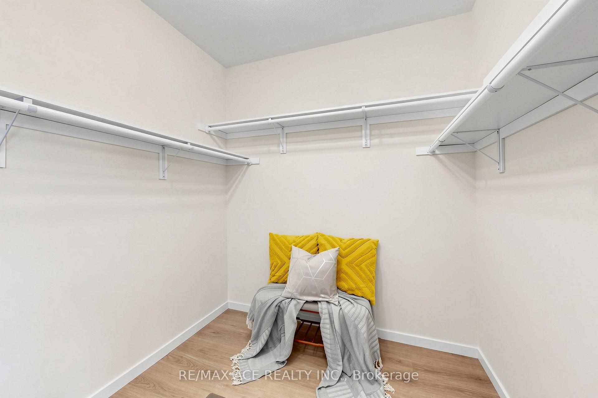 Photo 25 of 368 Elyse Court, Aurora, Bayview Northeast — HOMEH