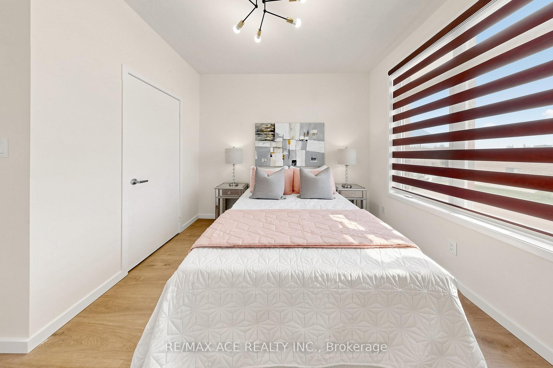 Photo 33 of 368 Elyse Court, Aurora, Bayview Northeast — HOMEH