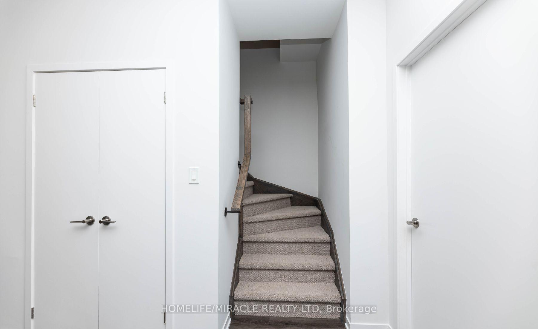 Photo 14 of Unit 166, 20 Lloyd Jane Lane, Etobicoke, New Toronto — HOMEH