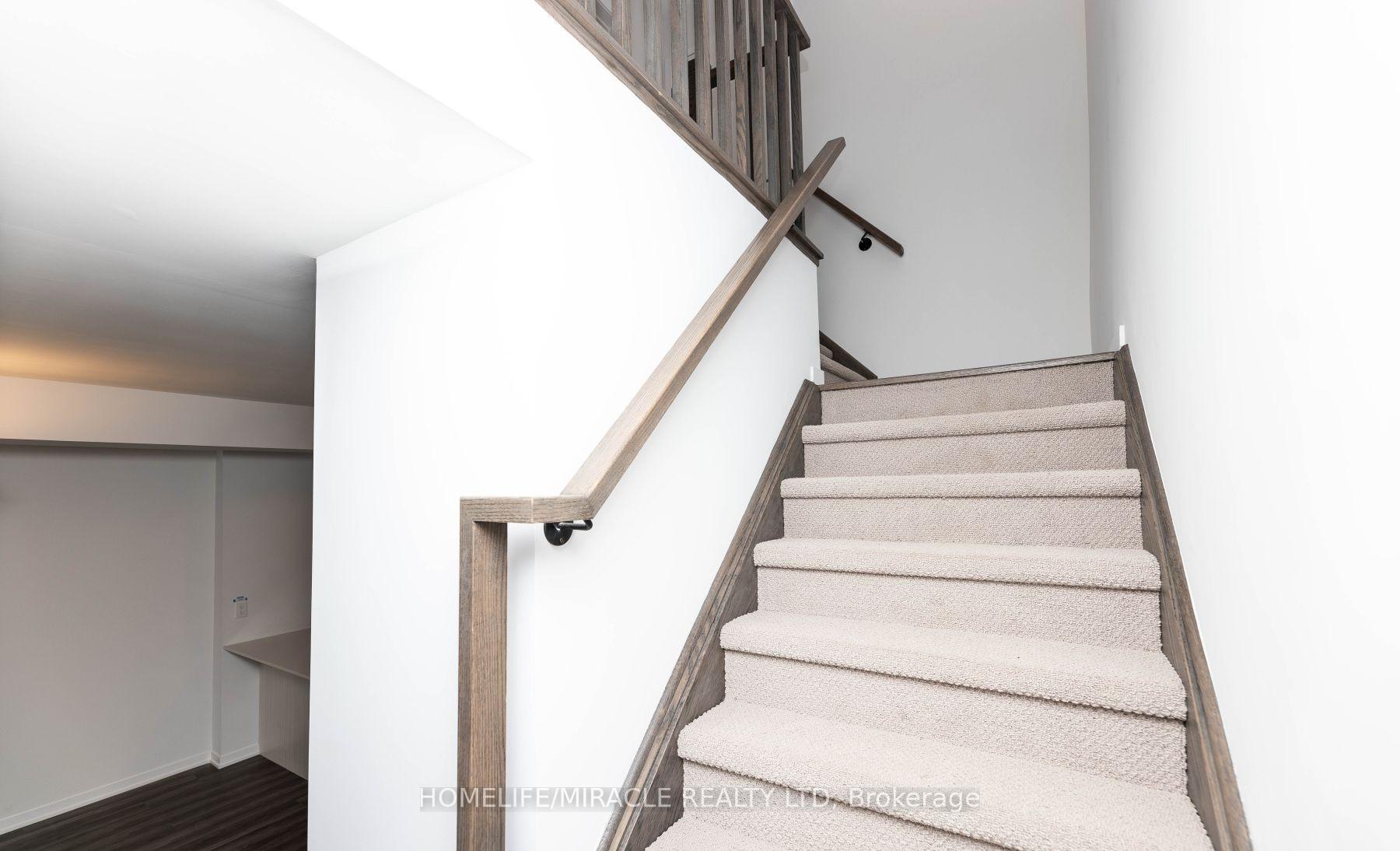 Photo 15 of Unit 166, 20 Lloyd Jane Lane, Etobicoke, New Toronto — HOMEH