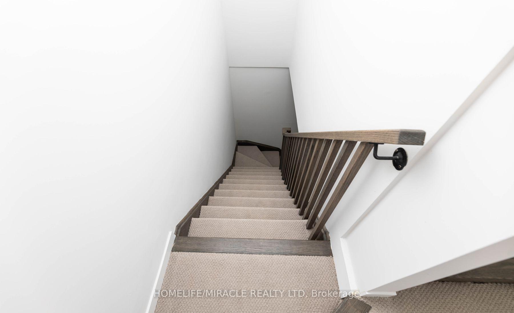Photo 38 of Unit 166, 20 Lloyd Jane Lane, Etobicoke, New Toronto — HOMEH