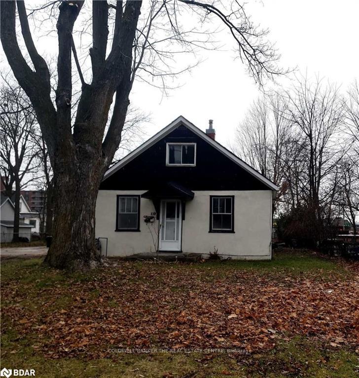 Photo 2 of 119A Henry Street, Barrie, Queen's Park — HOMEH