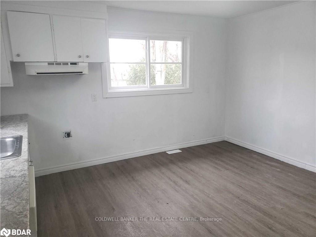 Photo 7 of 119A Henry Street, Barrie, Queen's Park — HOMEH