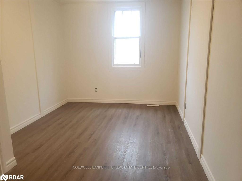 Photo 13 of 119A Henry Street, Barrie, Queen's Park — HOMEH