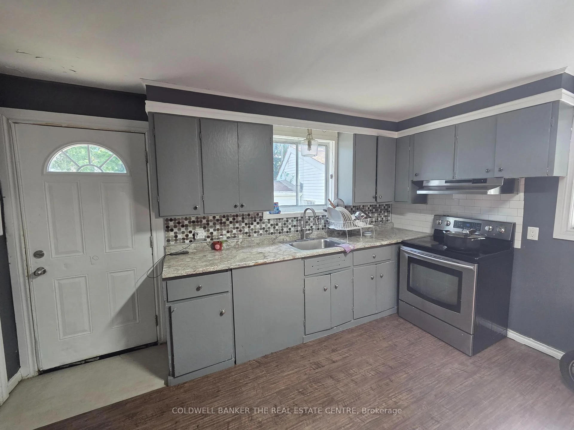 Photo 4 of 119A Henry Street, Barrie, Queen's Park — HOMEH