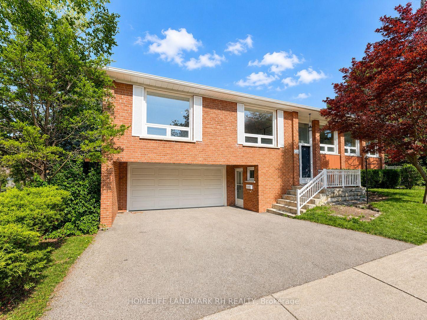 Photo 2 of 225 Maxome Avenue, North York, Newtonbrook East — HOMEH