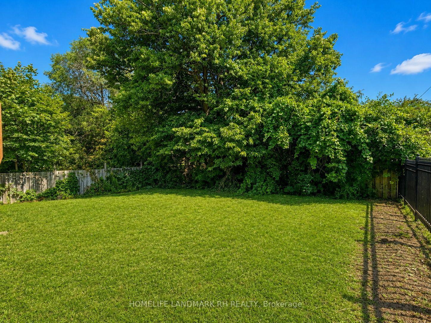 Photo 39 of 225 Maxome Avenue, North York, Newtonbrook East — HOMEH