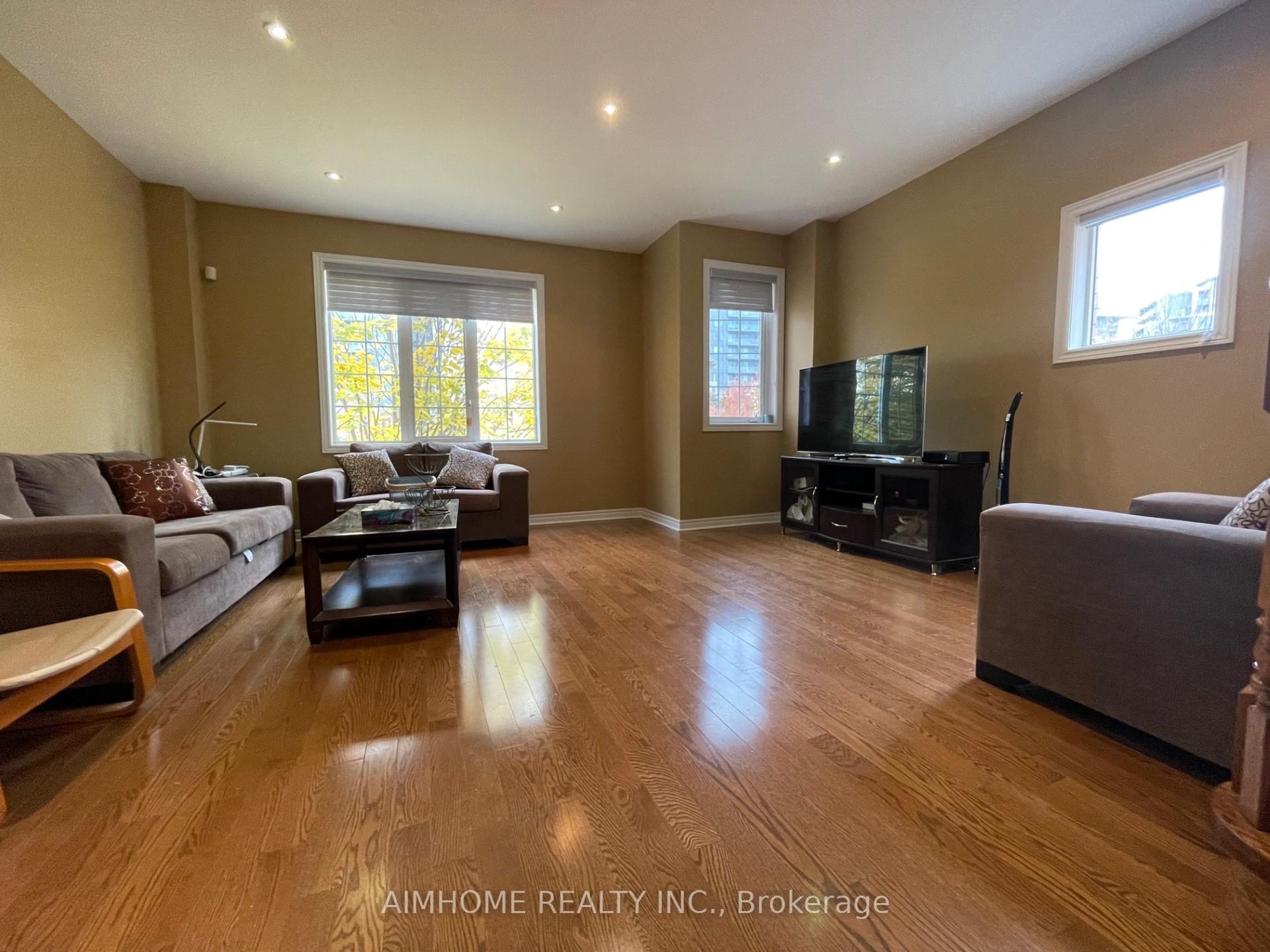 Photo 2 of 75 Leitchcroft Crescent, Markham, Commerce Valley — HOMEH
