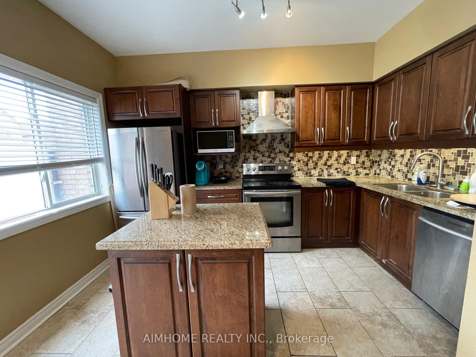 Photo 5 of 75 Leitchcroft Crescent, Markham, Commerce Valley — HOMEH