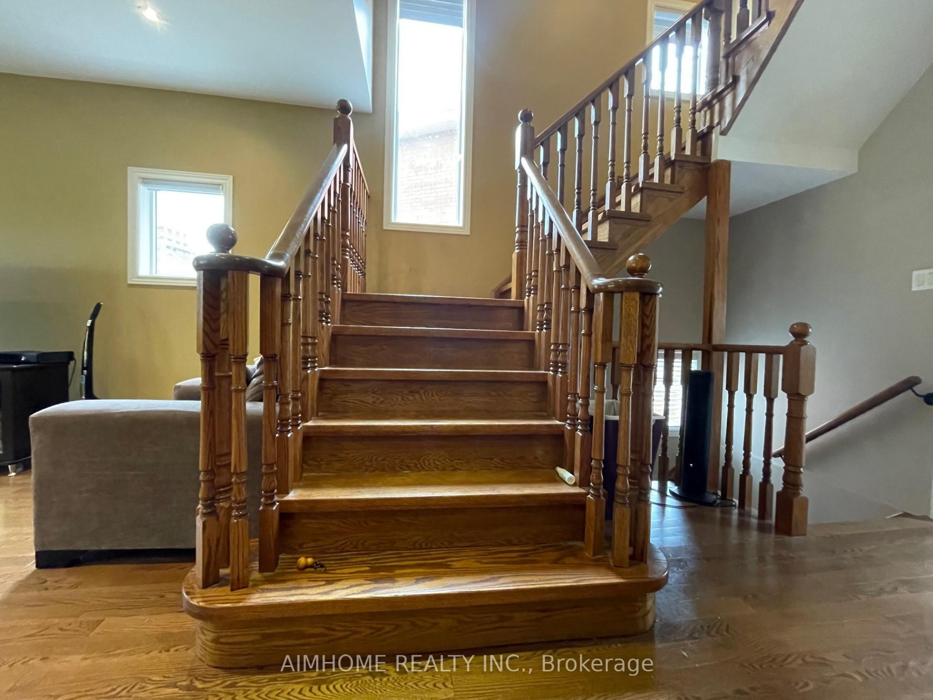 Photo 8 of 75 Leitchcroft Crescent, Markham, Commerce Valley — HOMEH