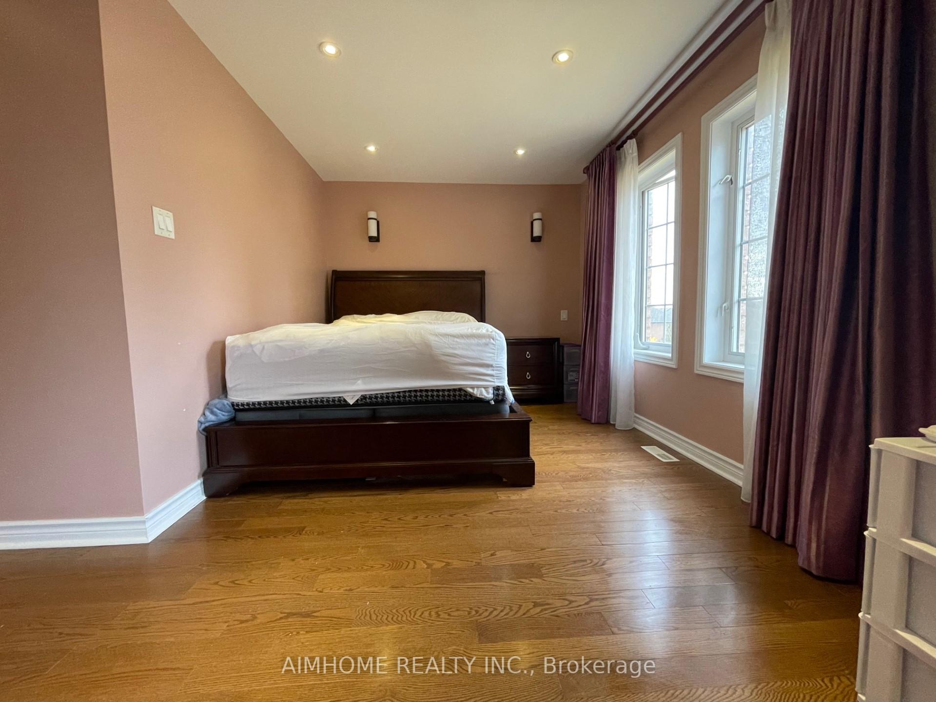 Photo 10 of 75 Leitchcroft Crescent, Markham, Commerce Valley — HOMEH