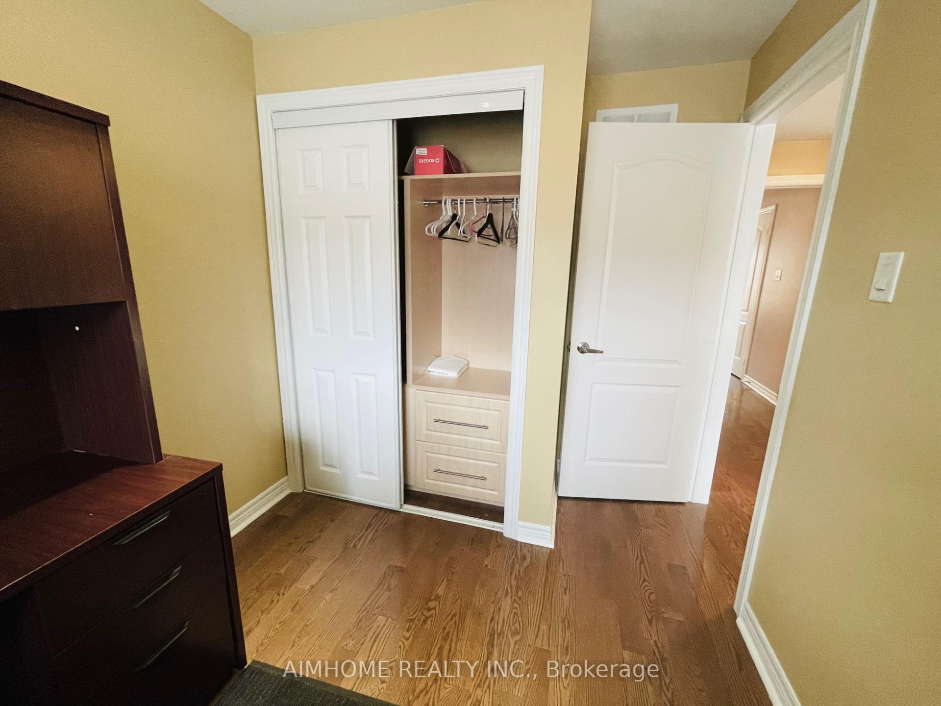Photo 16 of 75 Leitchcroft Crescent, Markham, Commerce Valley — HOMEH