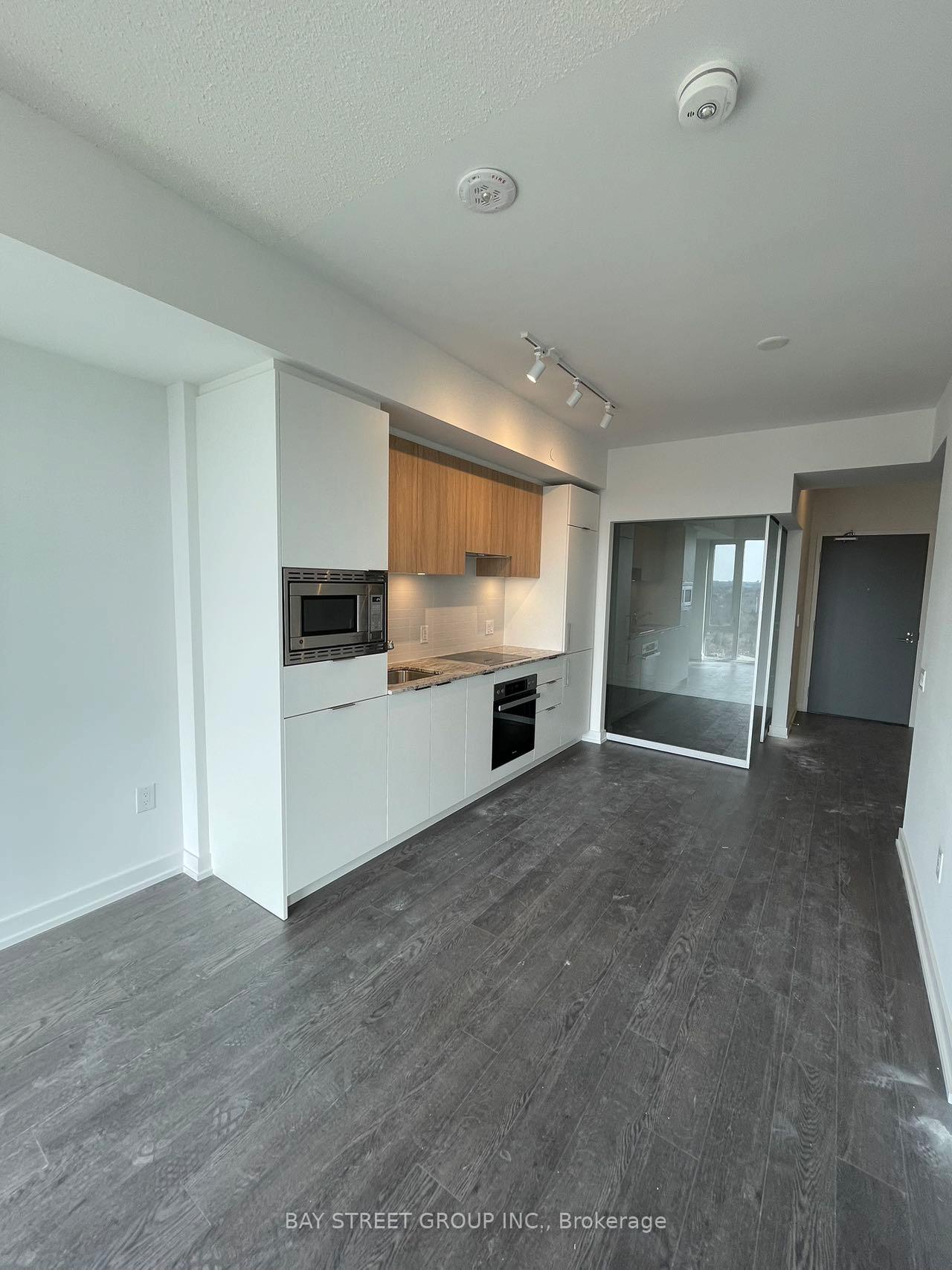 Photo 3 of 20 O'Neill Road, North York, Banbury-Don Mills — HOMEH