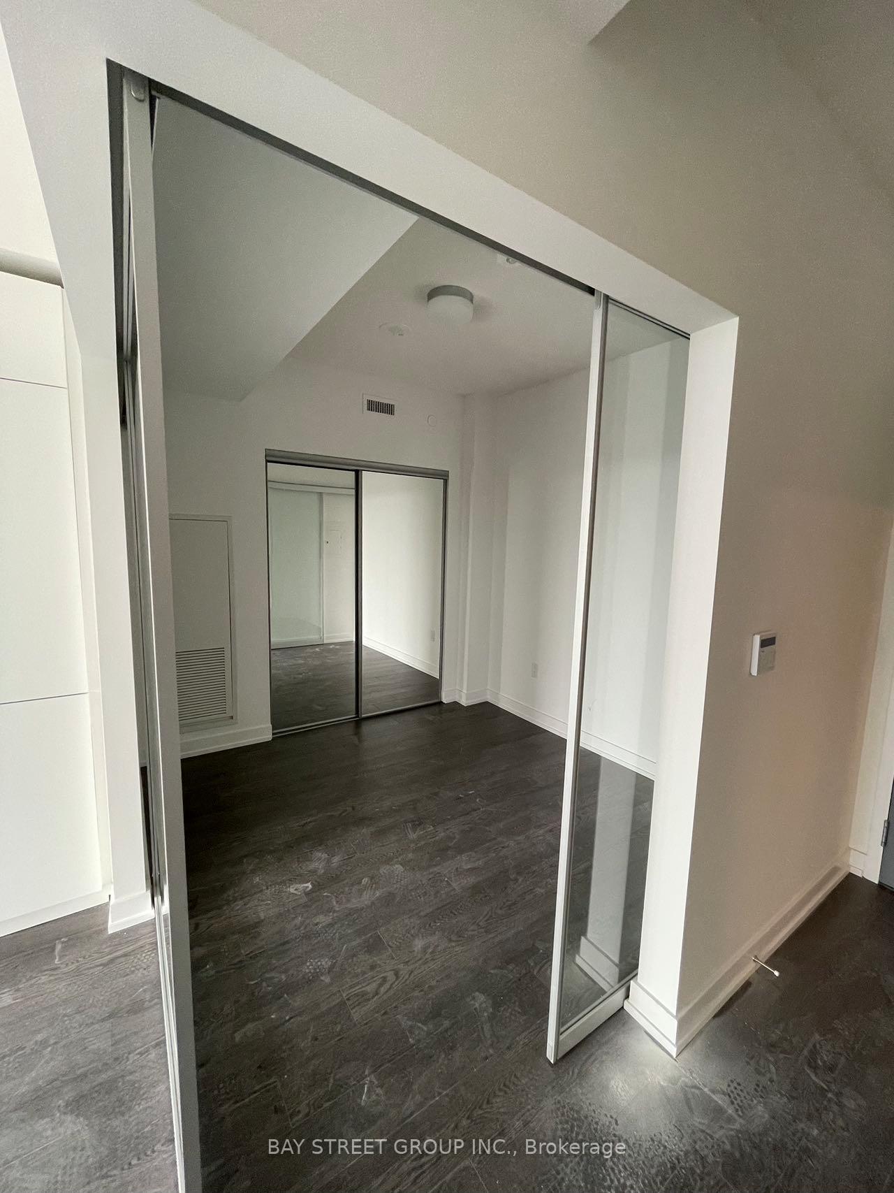 Photo 7 of 20 O'Neill Road, North York, Banbury-Don Mills — HOMEH