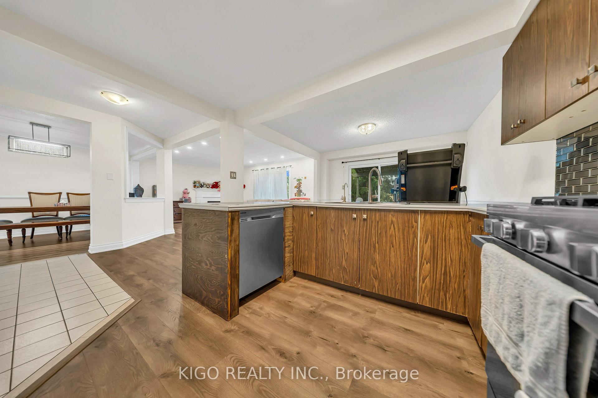 Photo 10 of 191 Livingstone Street W, Barrie, Sunnidale — HOMEH