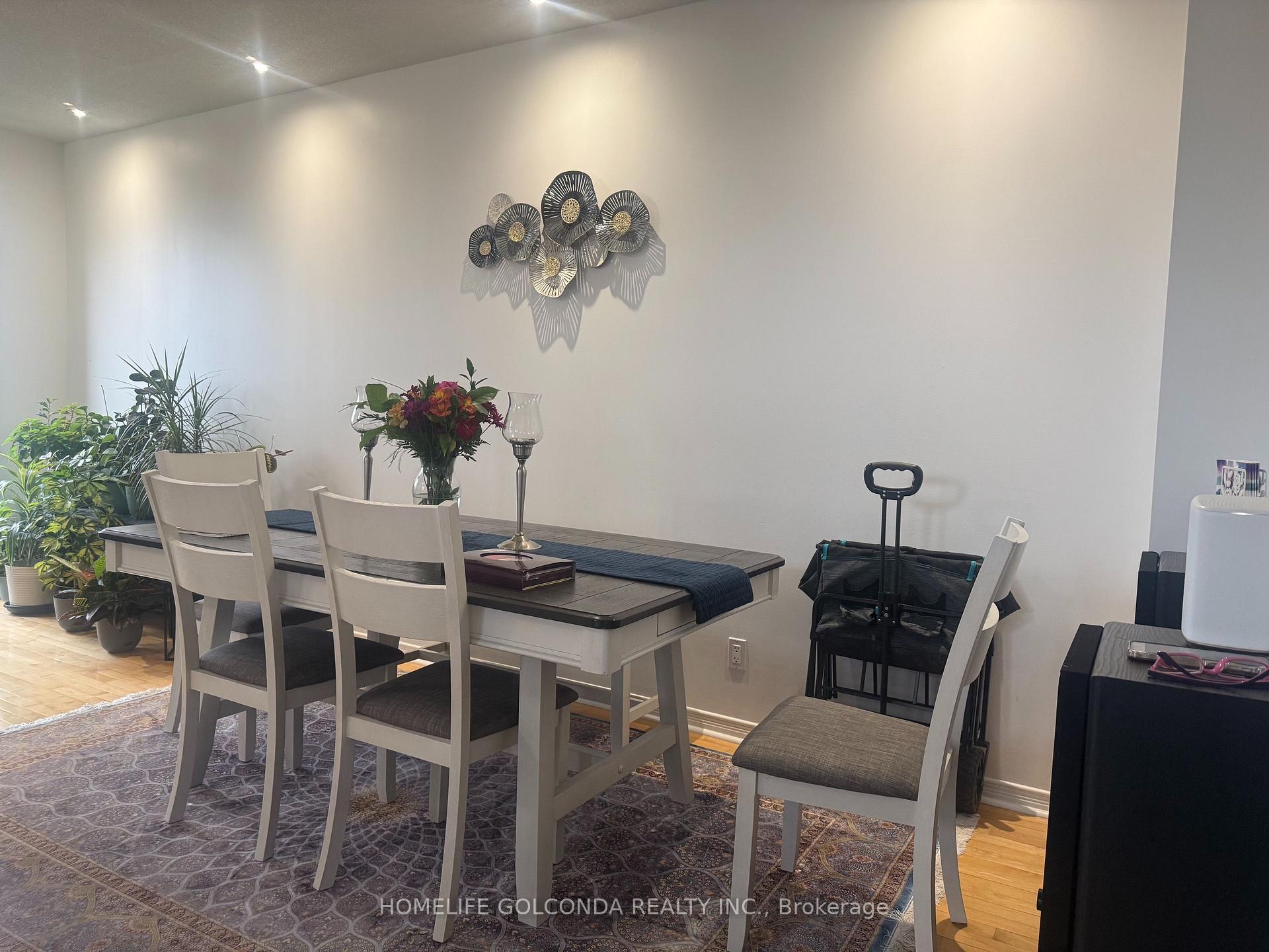 Photo 2 of Unit Ph07, 330 Red Maple Road, Richmond Hill, Langstaff — HOMEH