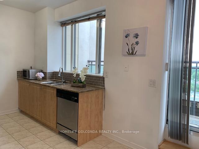 Photo 4 of Unit Ph07, 330 Red Maple Road, Richmond Hill, Langstaff — HOMEH
