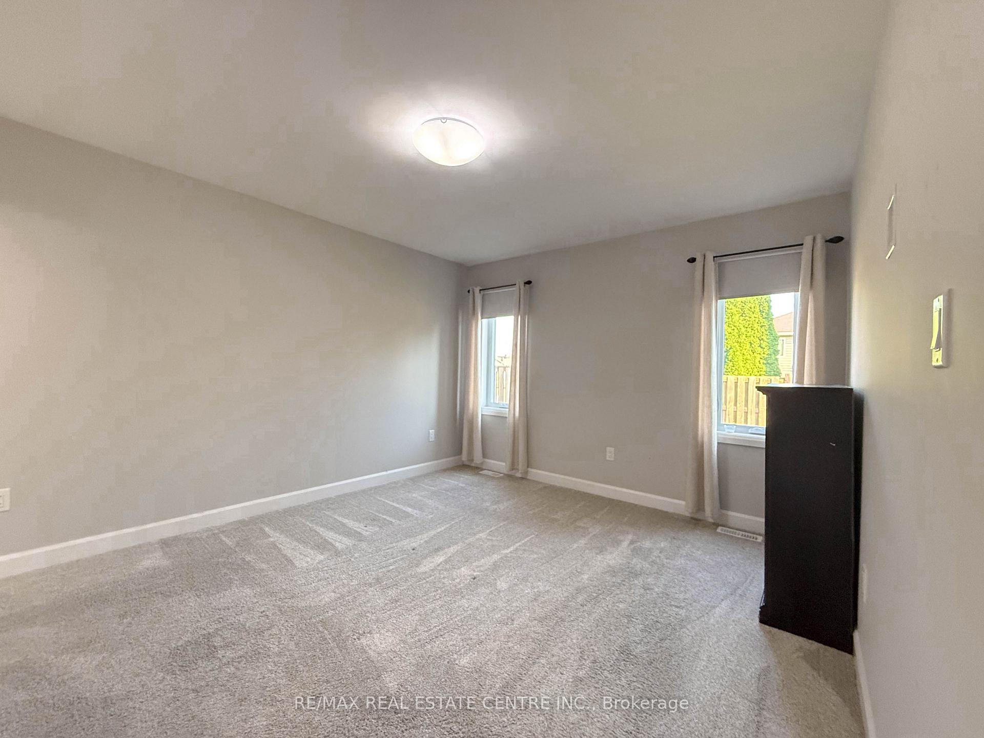 Photo 19 of 77 Moonstone Crescent, Chatham-Kent, Chatham — HOMEH