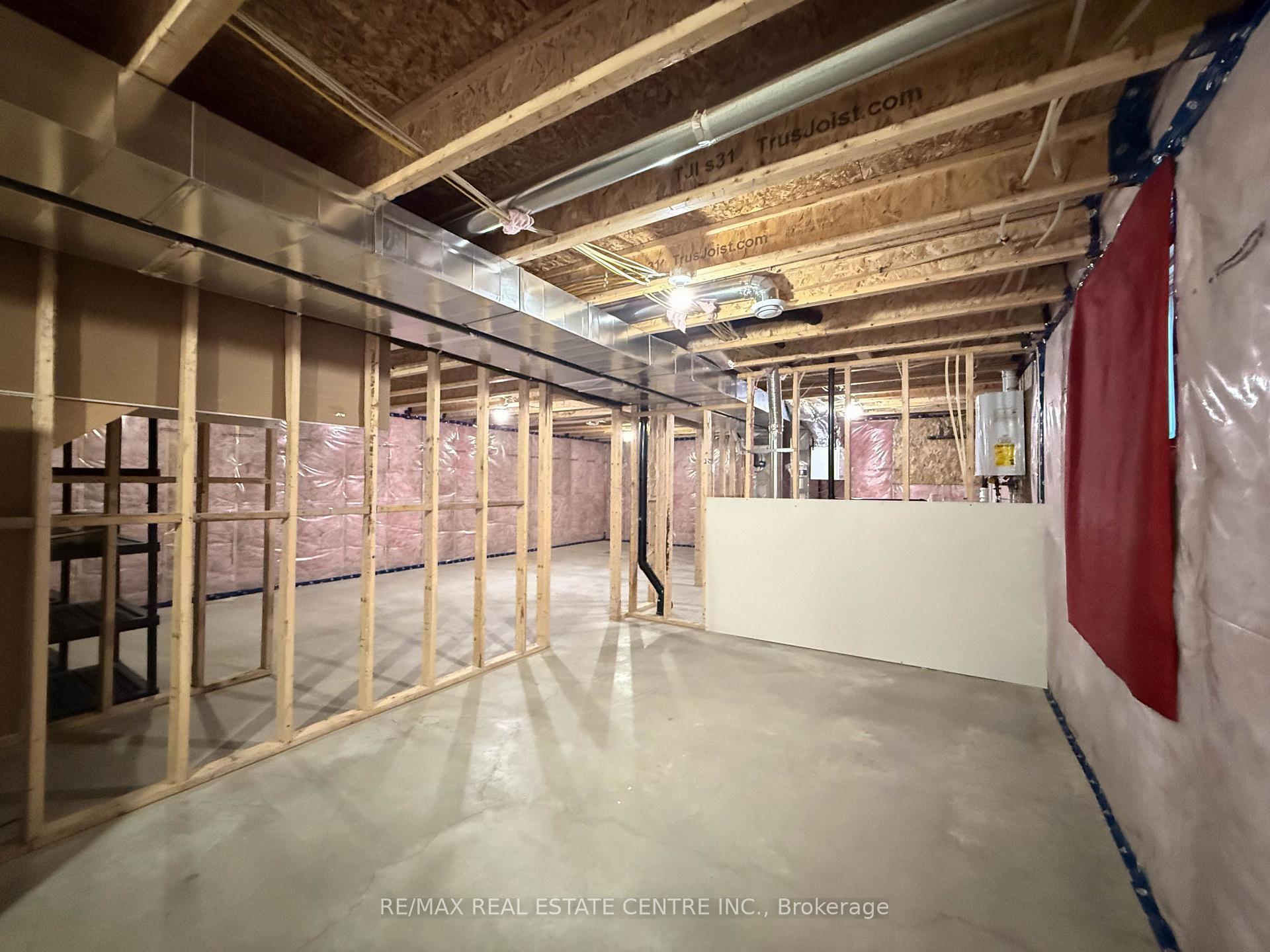 Photo 23 of 77 Moonstone Crescent, Chatham-Kent, Chatham — HOMEH