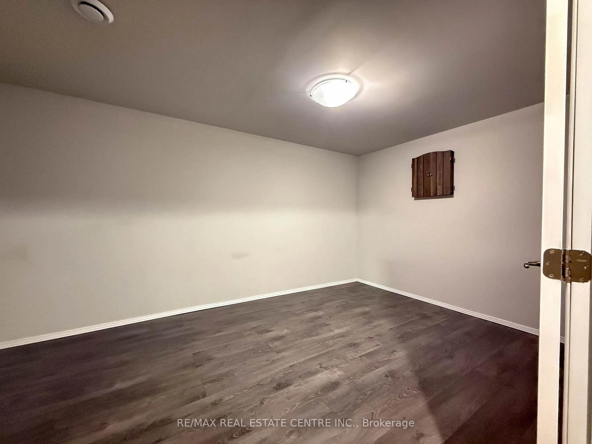 Photo 24 of 77 Moonstone Crescent, Chatham-Kent, Chatham — HOMEH